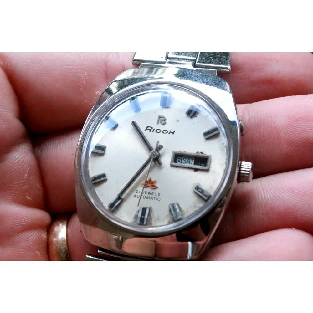 Vintage 1976 Ricoh Automatic Mens Silver Watch W/daydate & Red accents