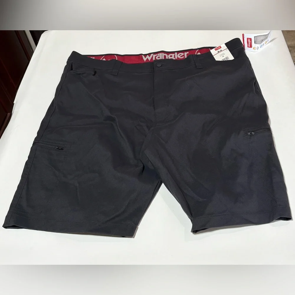 Wrangler Men's Black Shorts NWT size 46