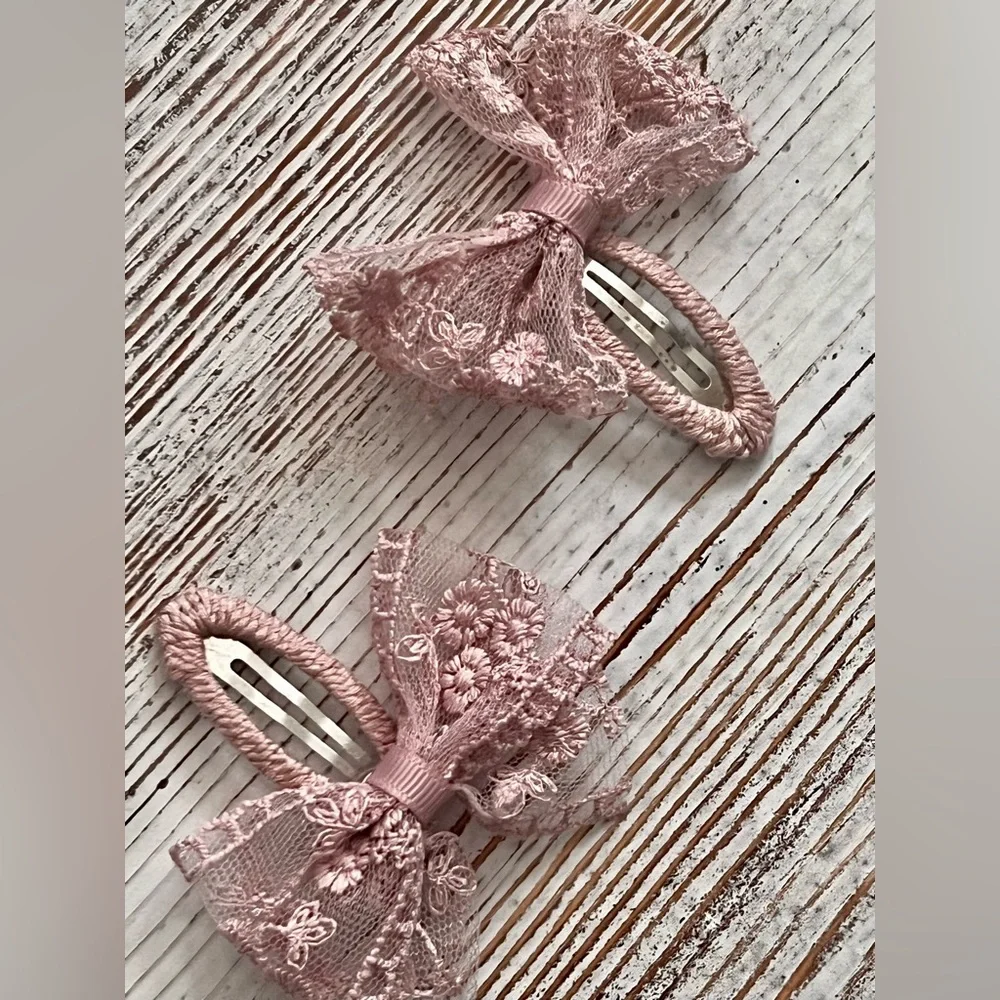 N/A pair dusty