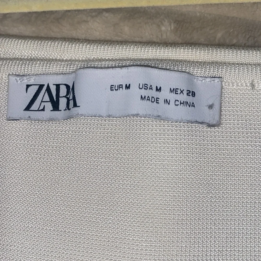 Zara trendy white