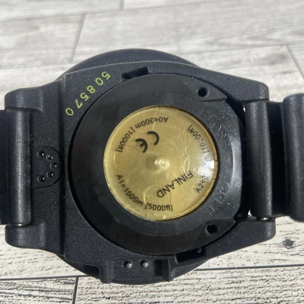 Suunto parts questions wrist