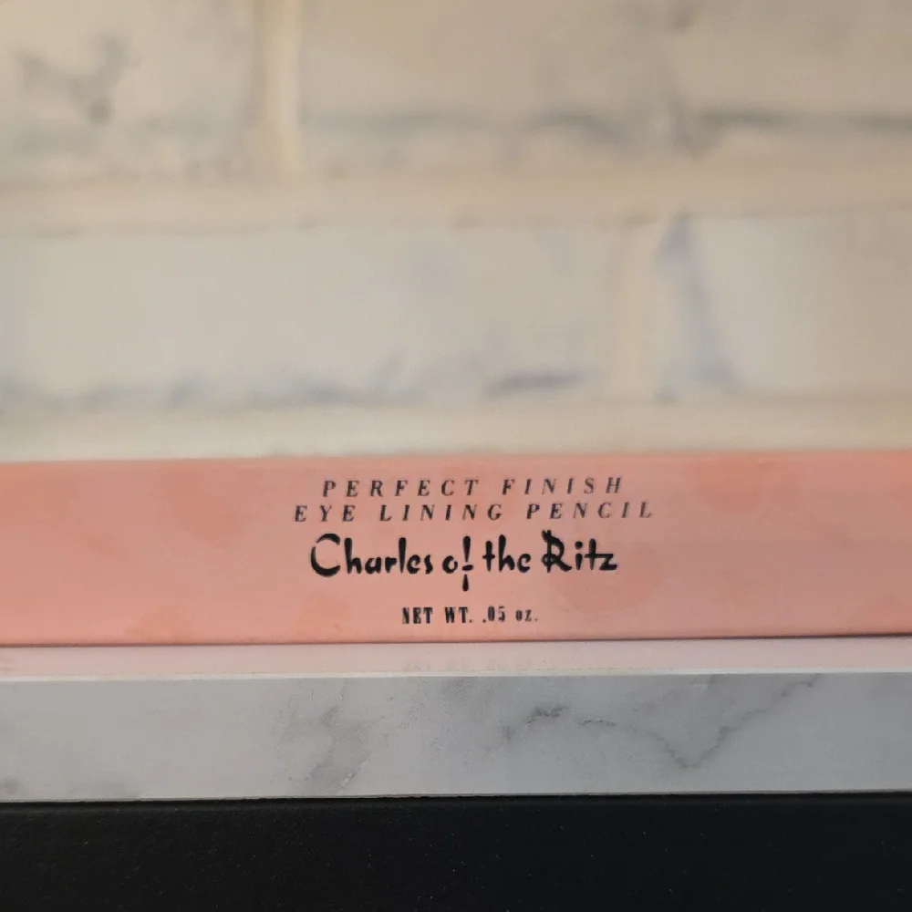 Perfect Finish Eye Lining Pencil - Pink