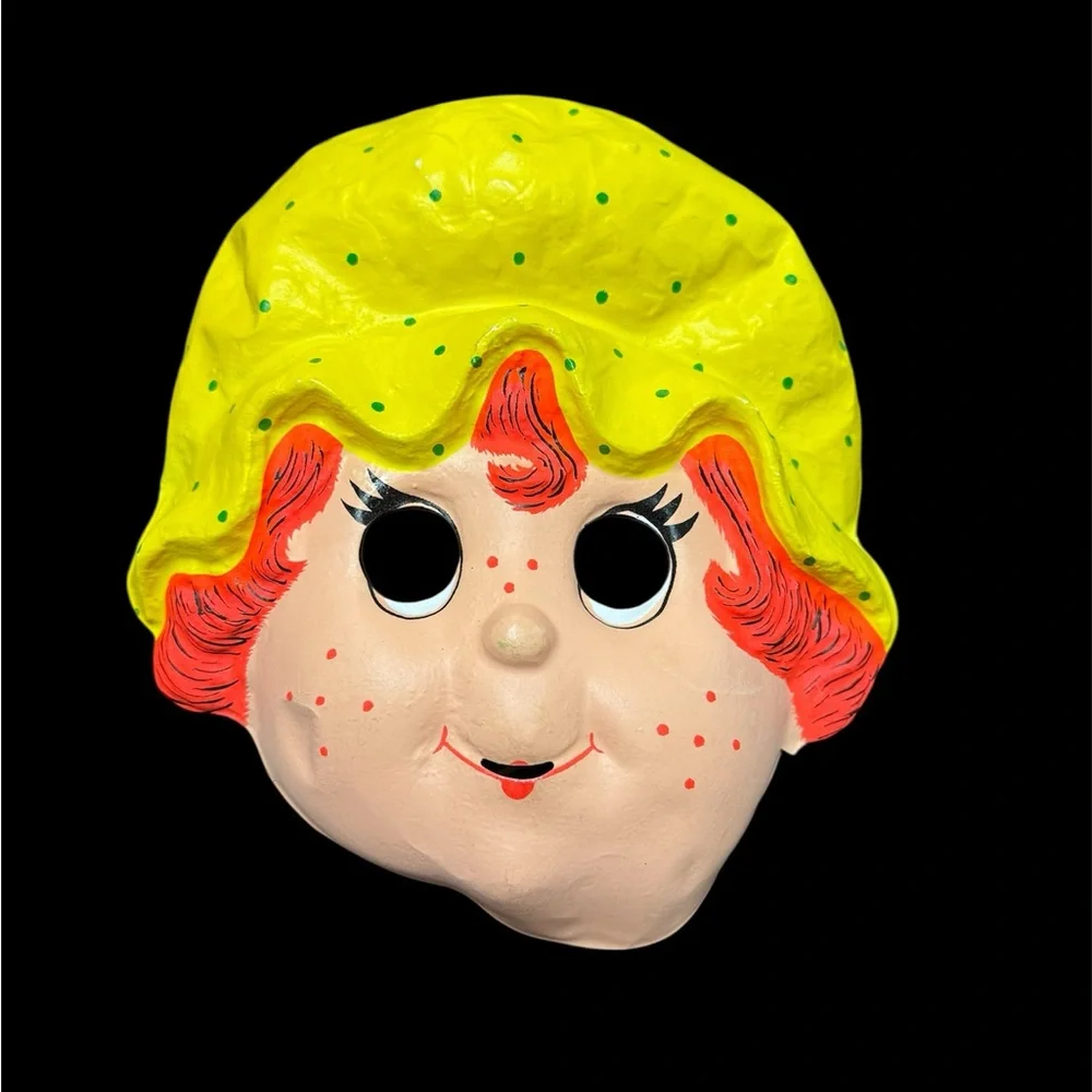 VTG Ben Cooper Strawberry Shortcake/Apple Dumpling plastic Halloween mask