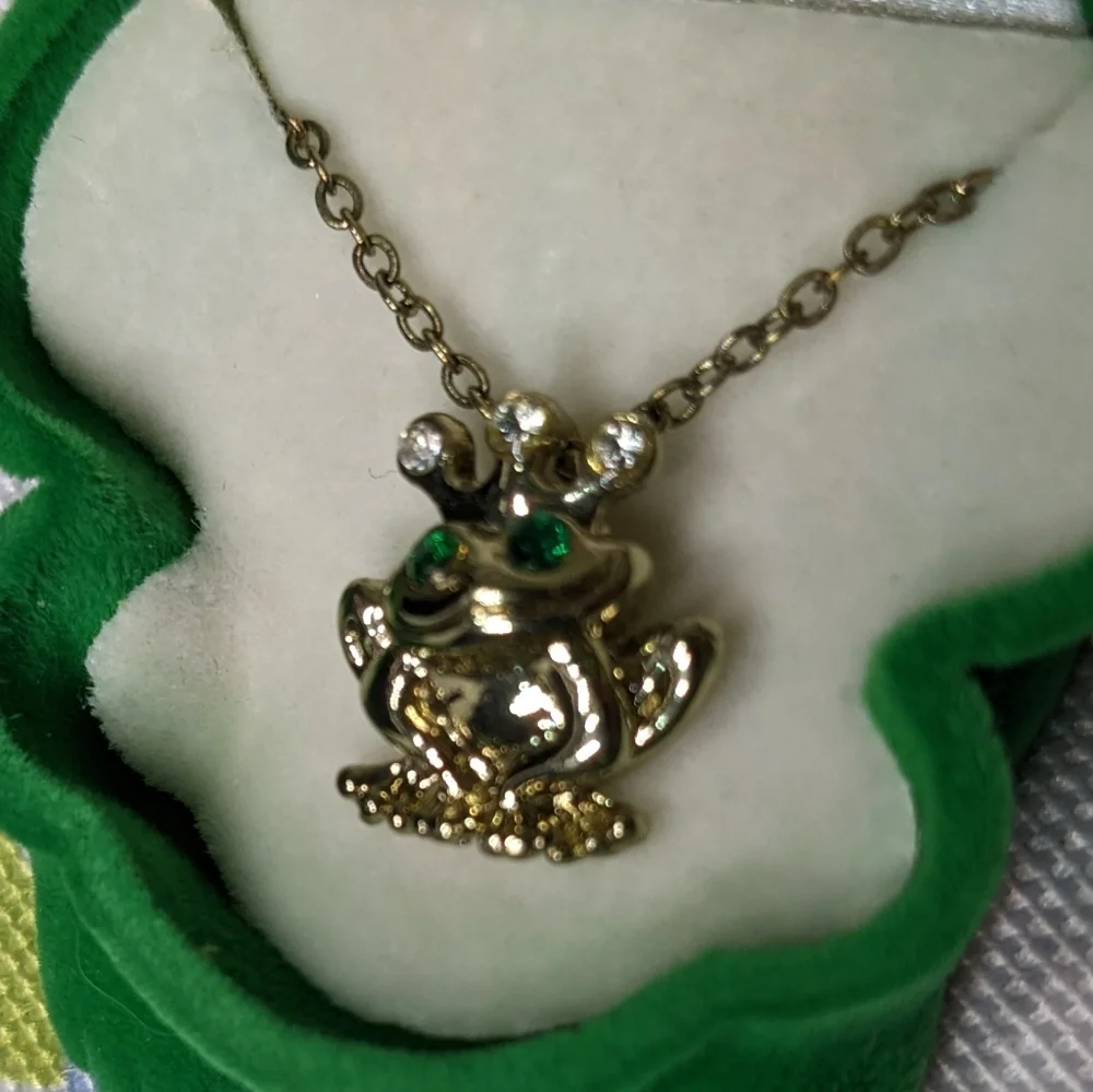 Frog Prince Necklace With Green Faux Gem Eyes In Flocked Frog Gift Box