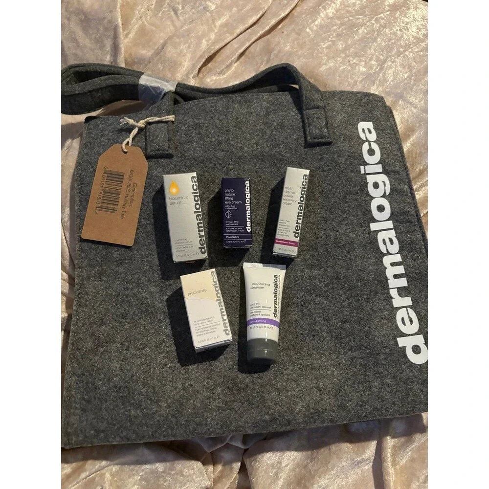 Dermalogica set of 5 plus tote