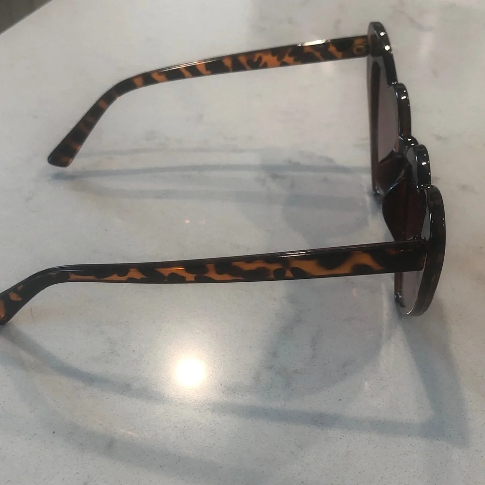 Source Unknown Heart-Shaped Tortoise Sunglasses