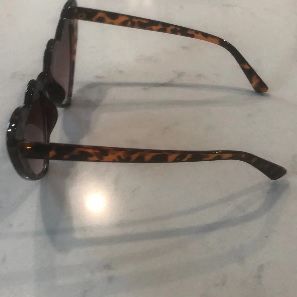 Source Unknown Heart-Shaped Tortoise Sunglasses