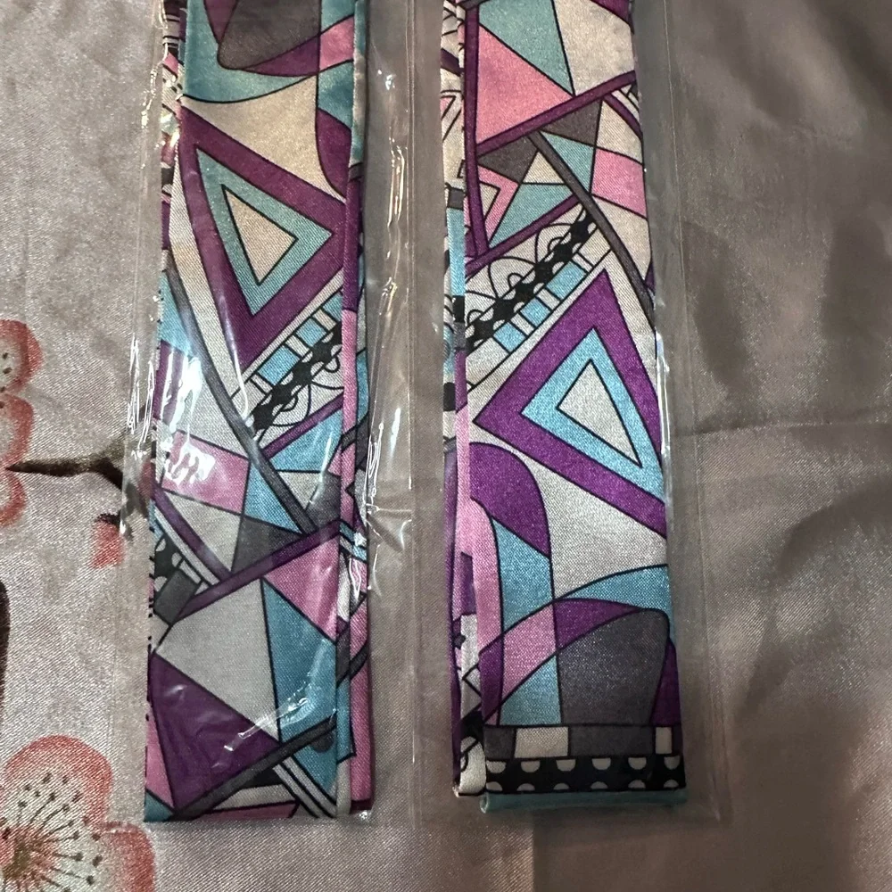 Geometric Patterned twilly set