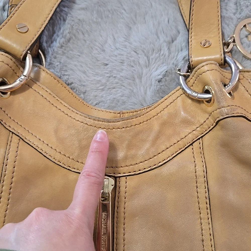 Michael Kors DAMAGED super soft real leather beige yellow shoulder bag