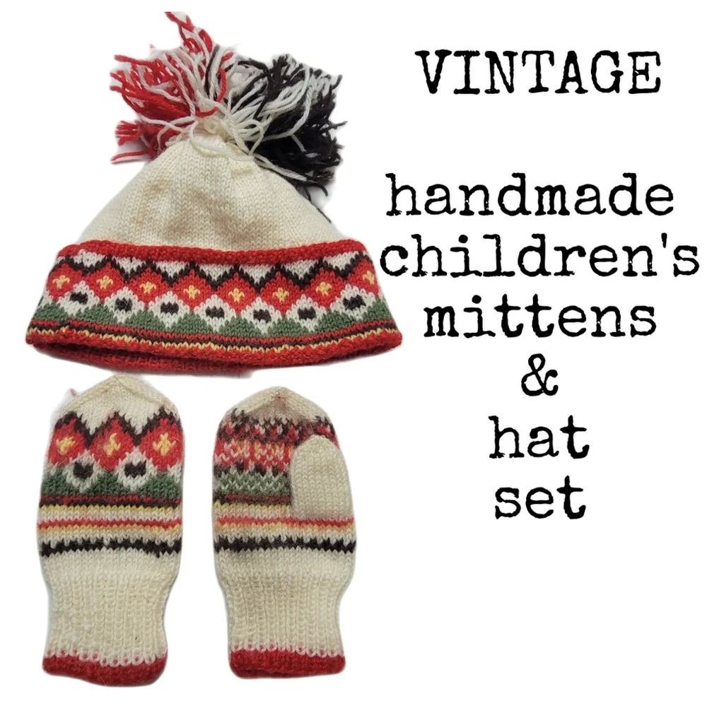 VINTAGE Handmade Hat And Mittens Set
