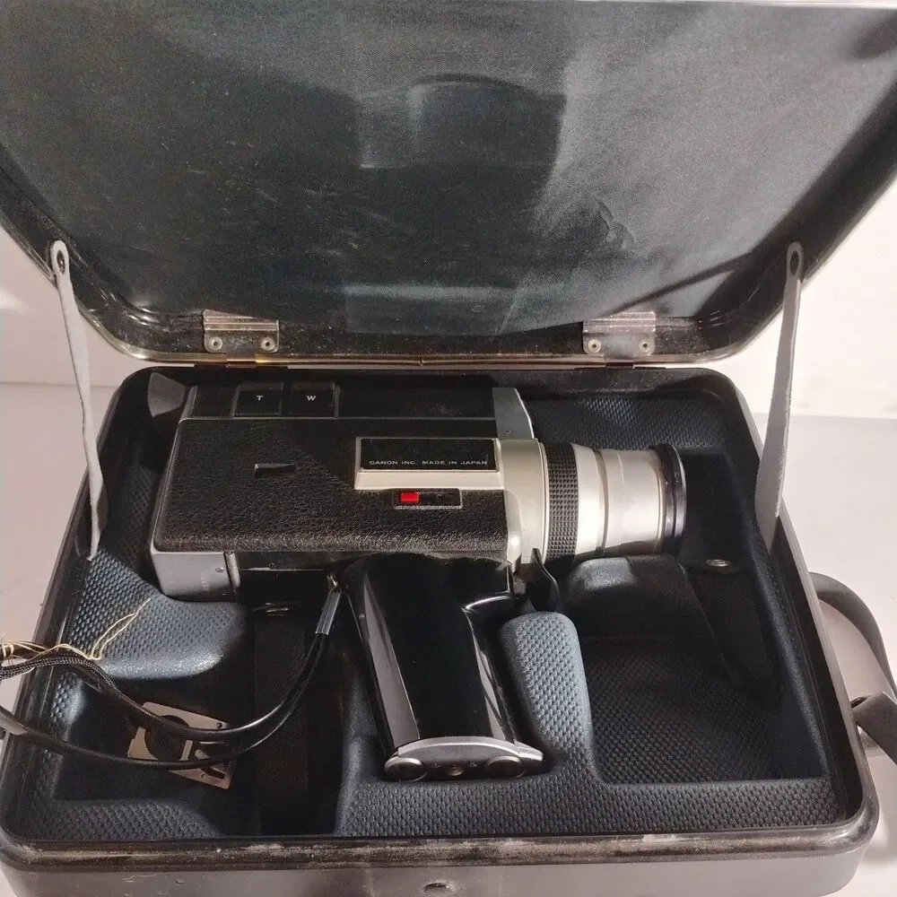 Canon Auto Zoom 518 SV Super 8 Movie Camera w/ Case - UNTESTED Parts Only