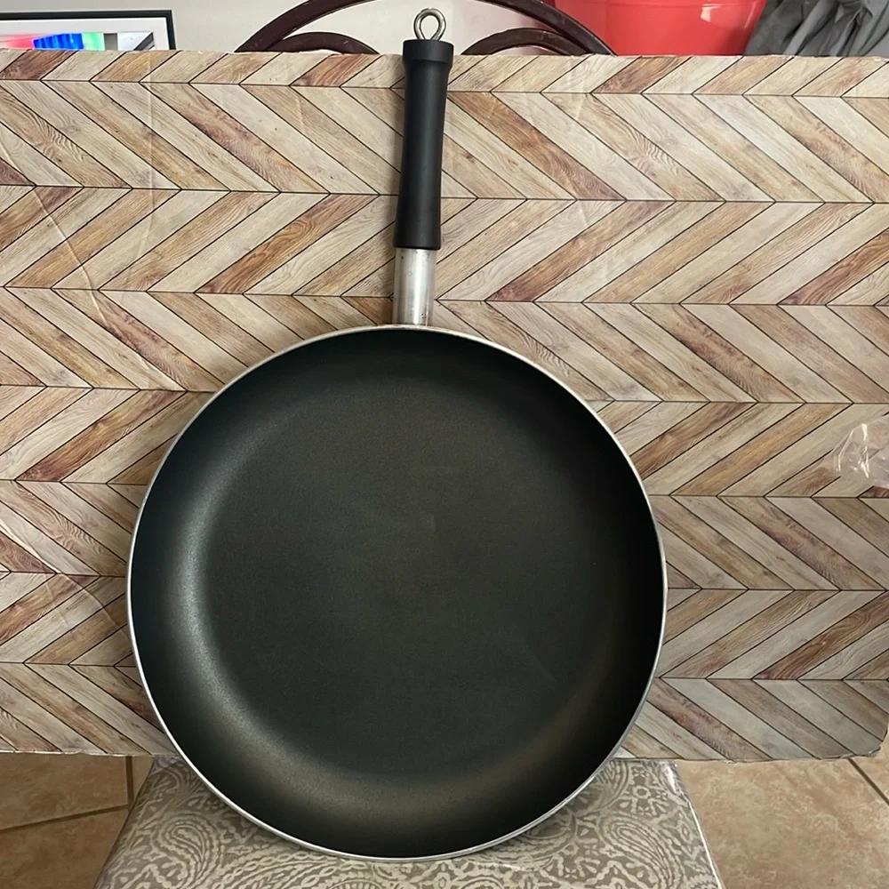 14” Tool of the Trade Illumina + non‎ stick frying pan. Large multipurpose