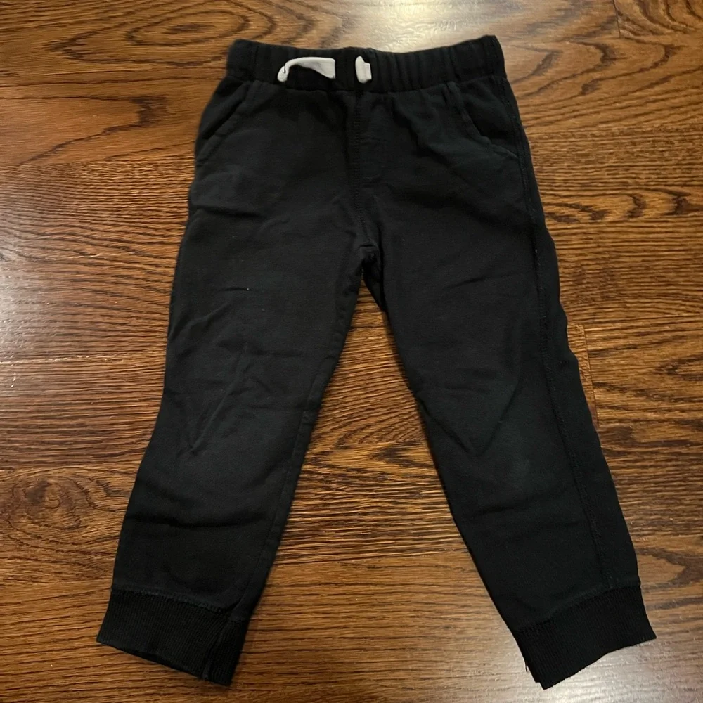 Carters boys black joggers size 5 excellent condition