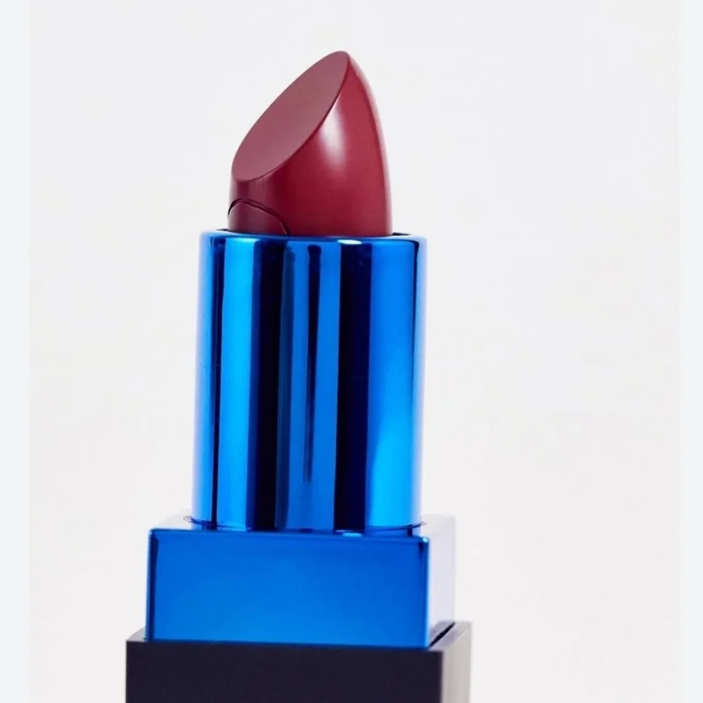 Makeup Revolution color victoria