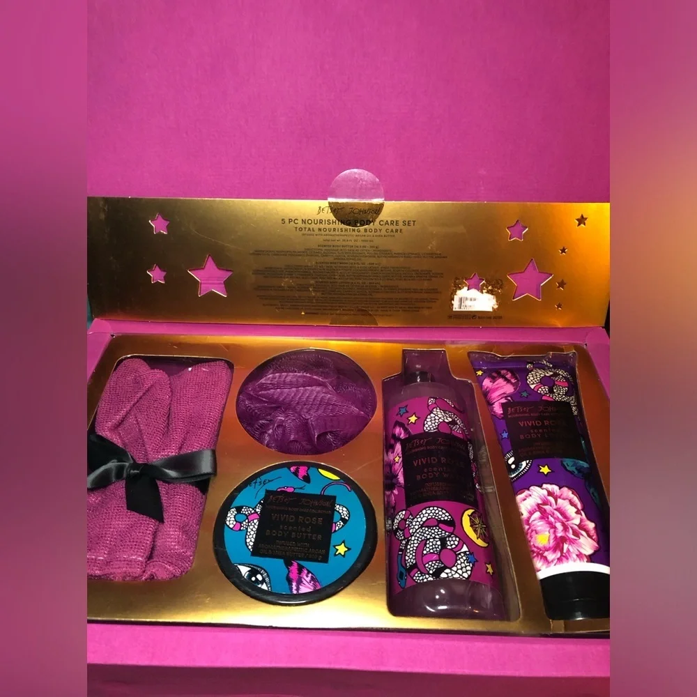 Betsey Johnson experience vibrant