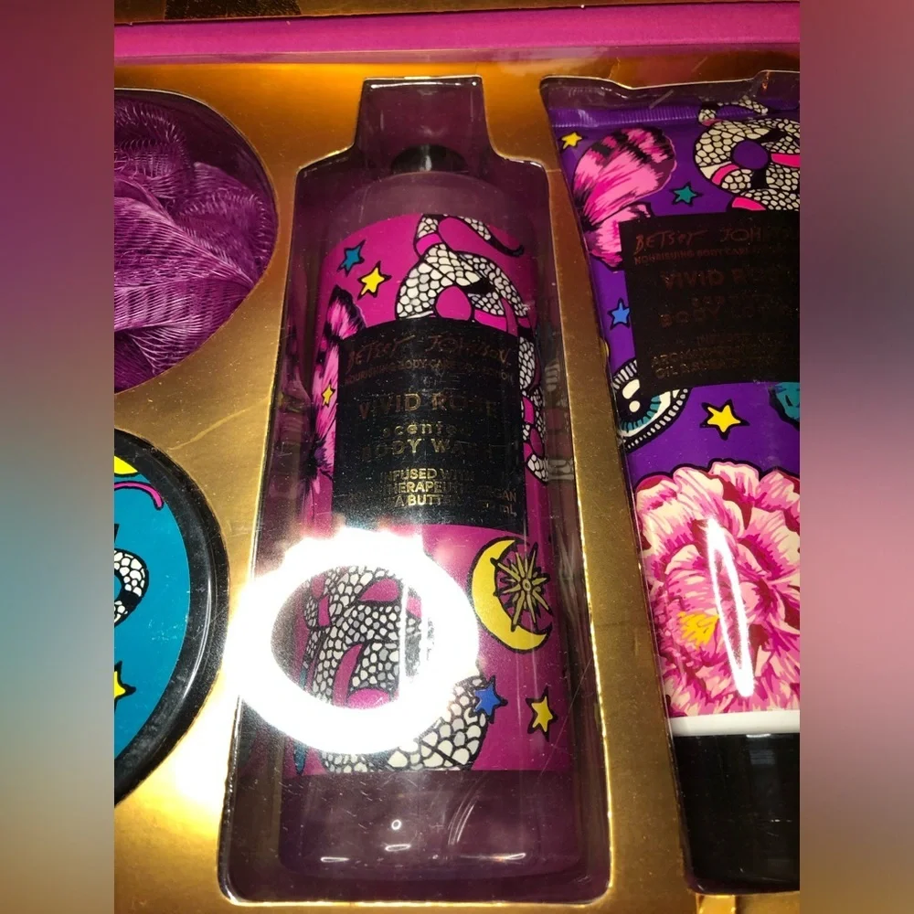 Betsey Johnson experience vibrant