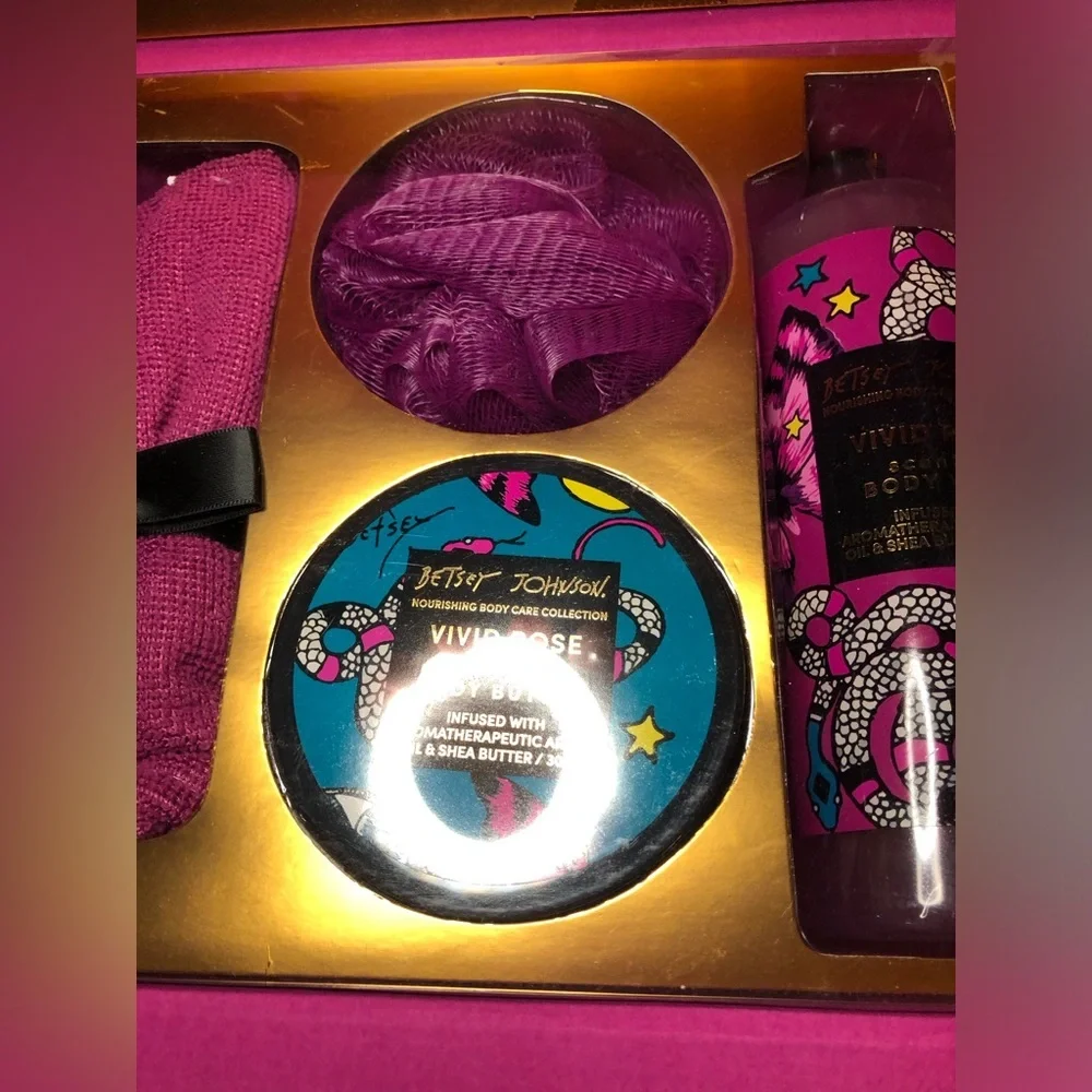 Betsey Johnson experience vibrant