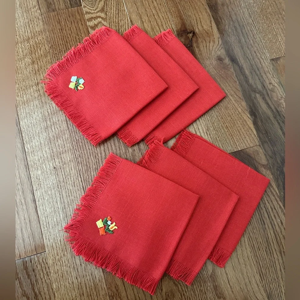 Red Fringed Napkins with Gift Embroidery
