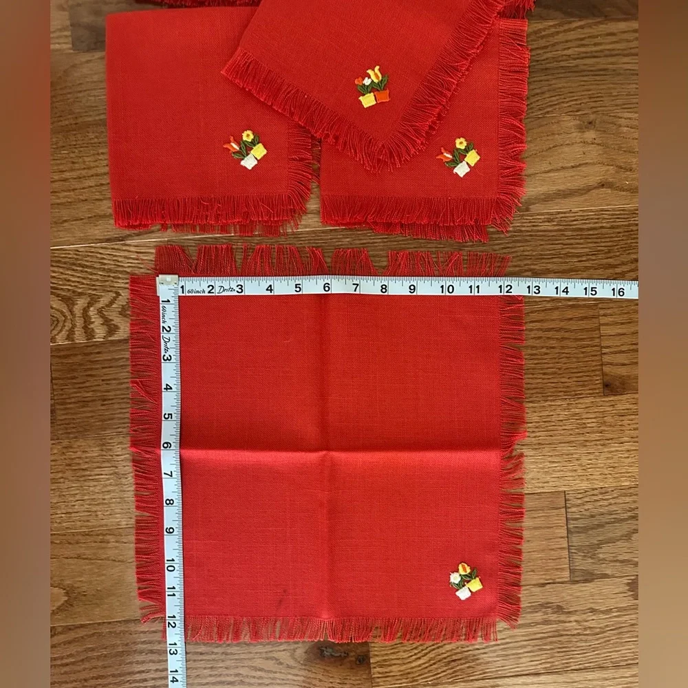 Red Fringed Napkins with Gift Embroidery