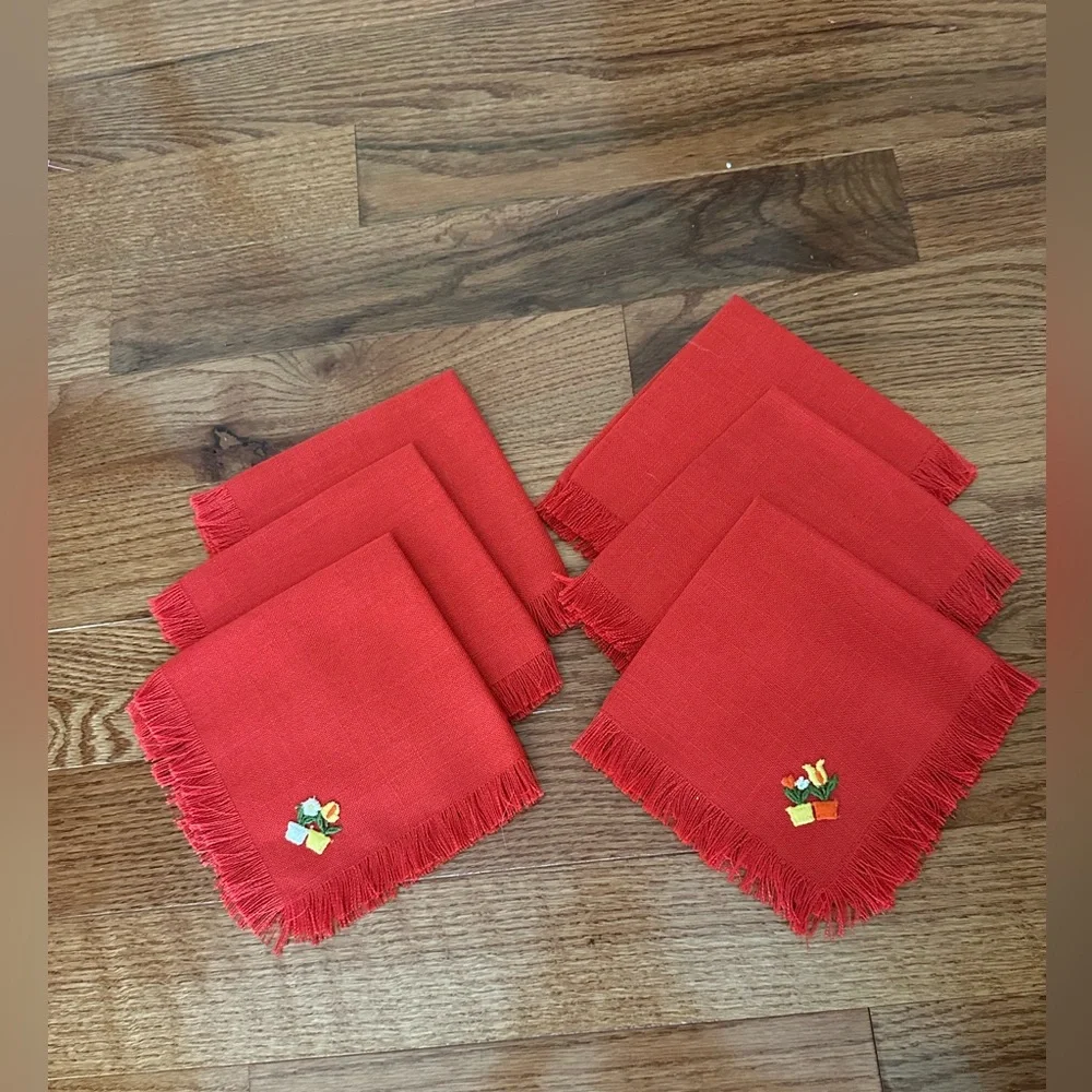 Red Fringed Napkins with Gift Embroidery
