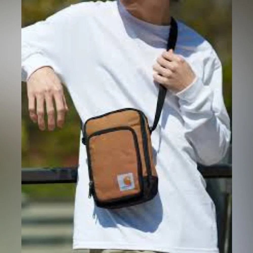 Carhartt pocket messenger