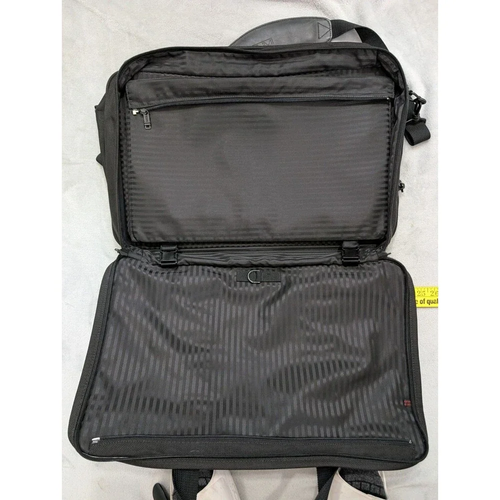 Tumi dakota 22