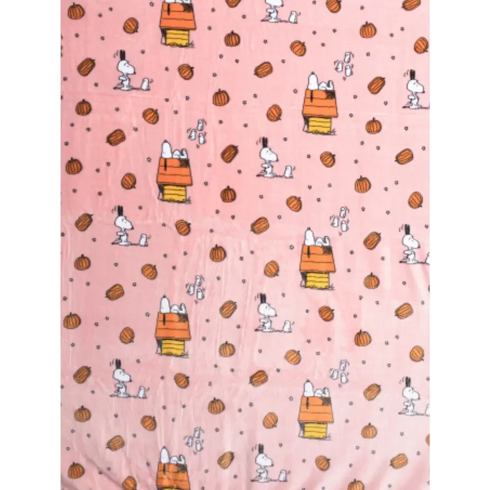 Peanuts Snoopy Pink Dog House Pumpkin Ghosts Halloween Plush Throw Blanket New