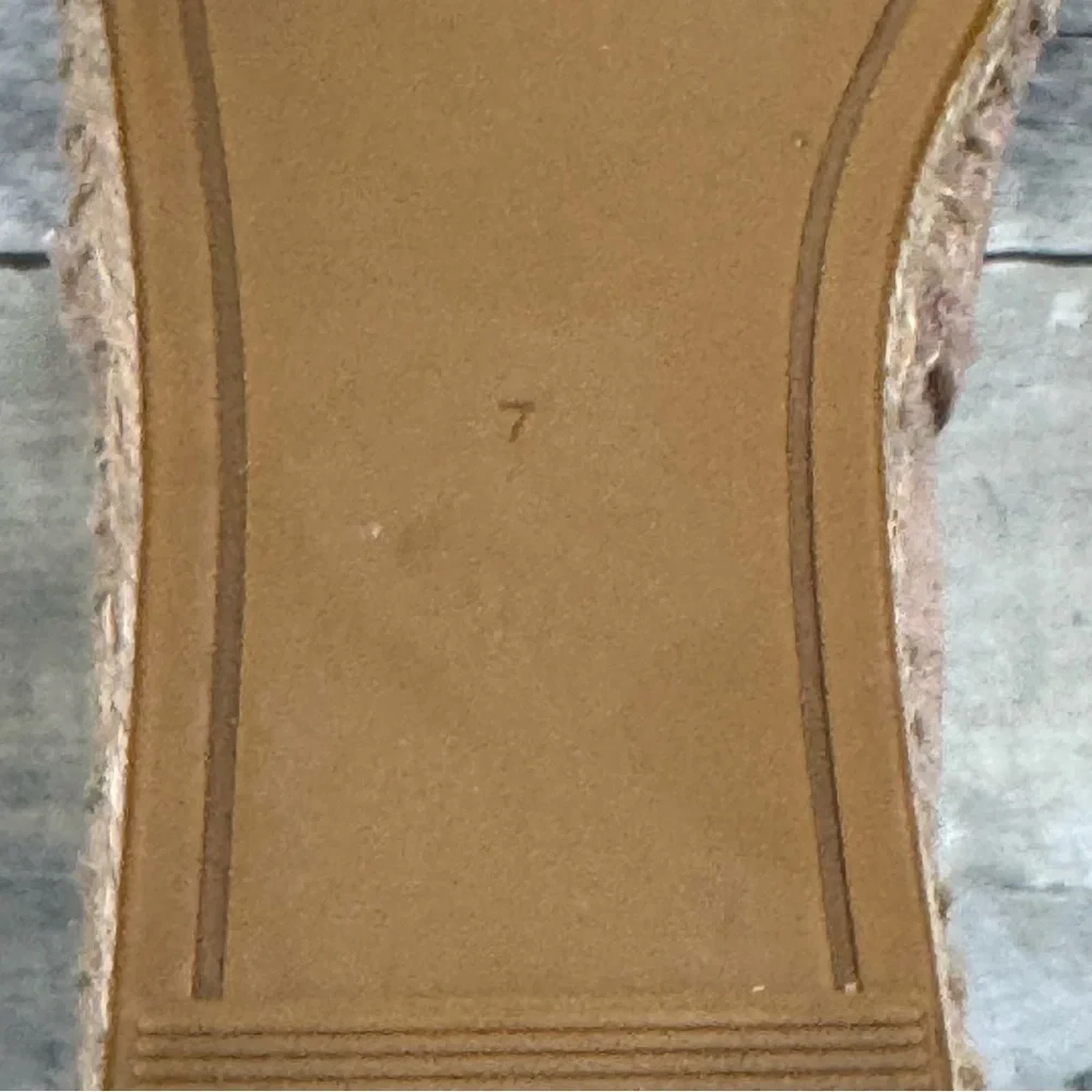 Tory Burch tag flat top