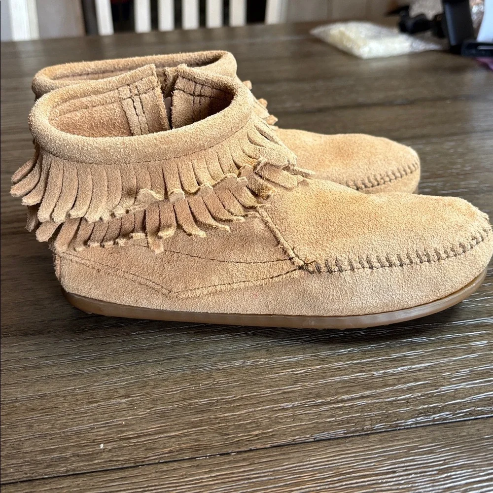 Minnetonka fringe zipper stylish