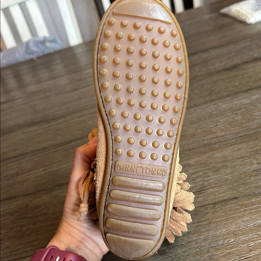 Minnetonka classic fringe side