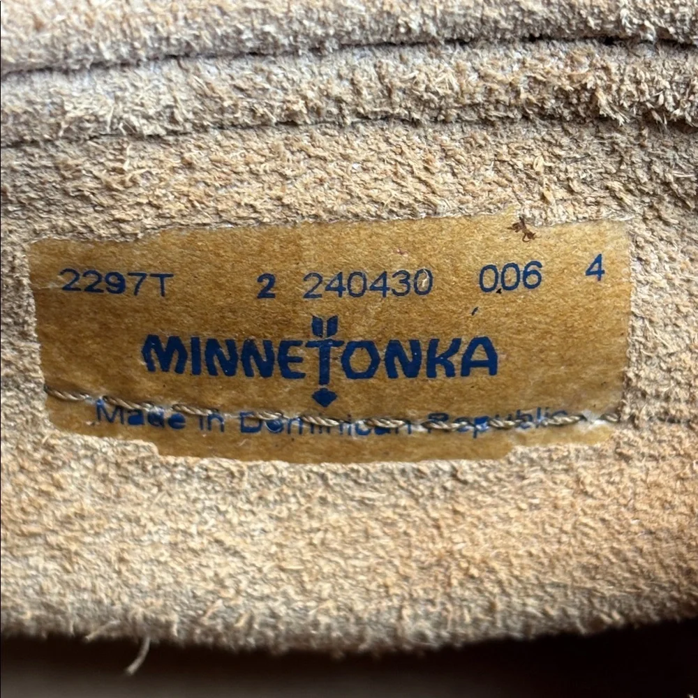 Minnetonka moccasins 9”
