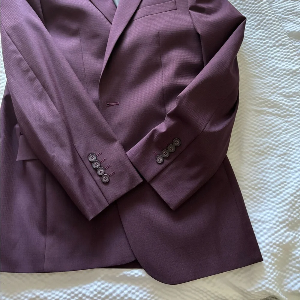 Egara Wine Houndstooth Tailored Slim Fit Suit