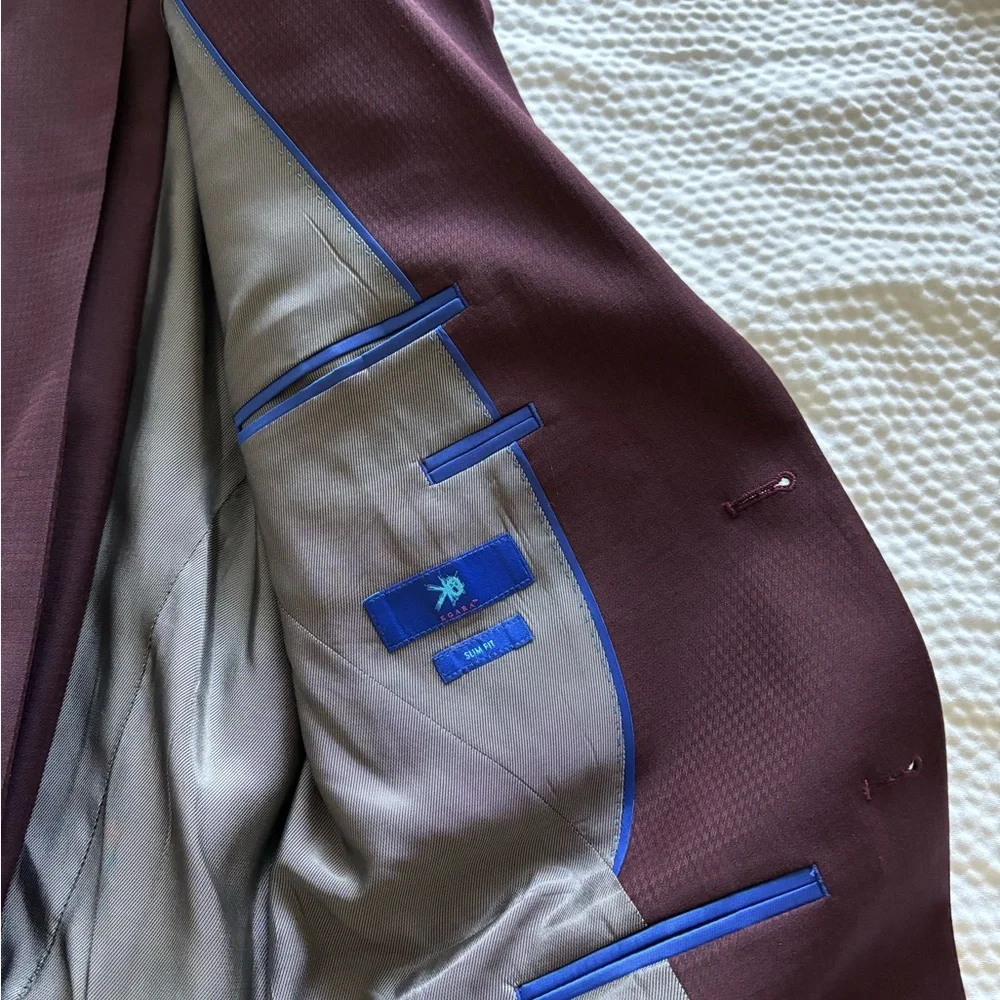 Egara Wine Houndstooth Tailored Slim Fit Suit