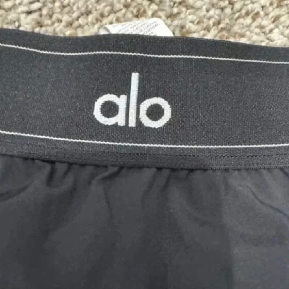 ALO Yoga fit swishy