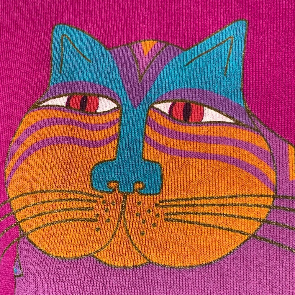 N/A vibrant crewneck