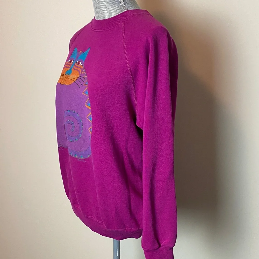 N/A vibrant crewneck