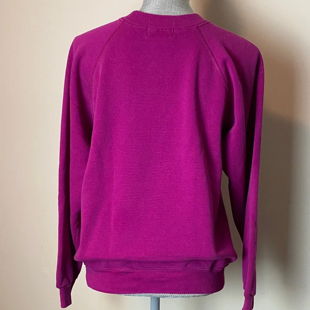 N/A vibrant crewneck