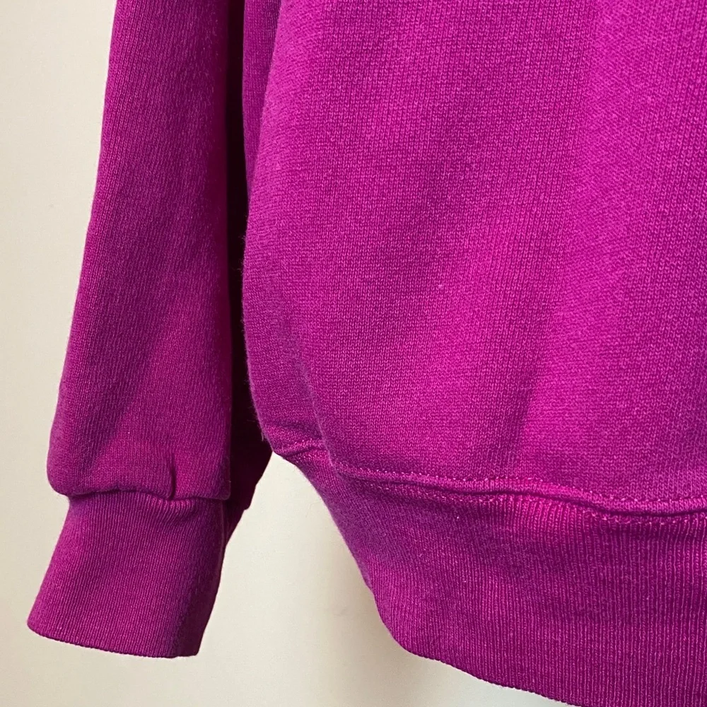 N/A vibrant crewneck