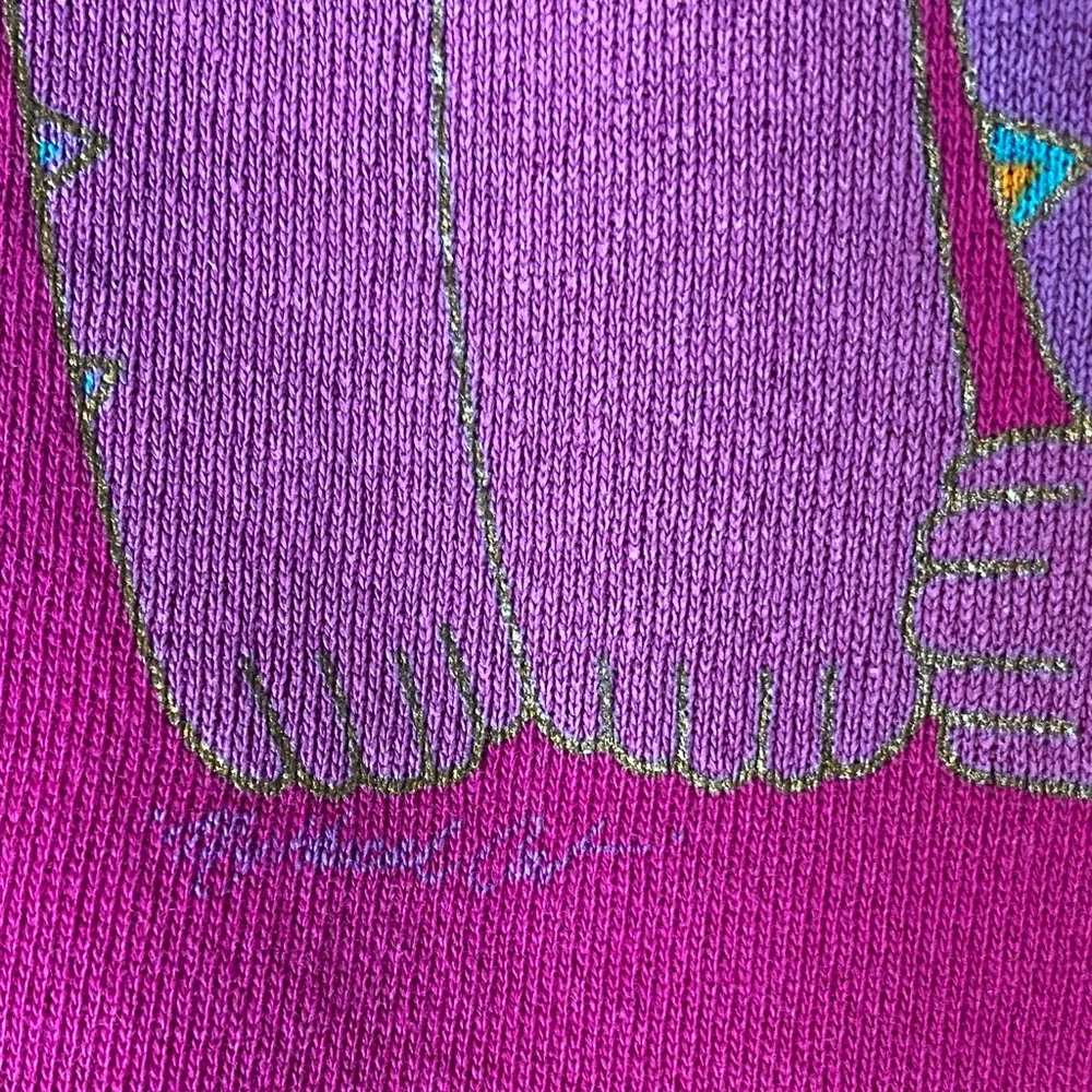 N/A vibrant crewneck