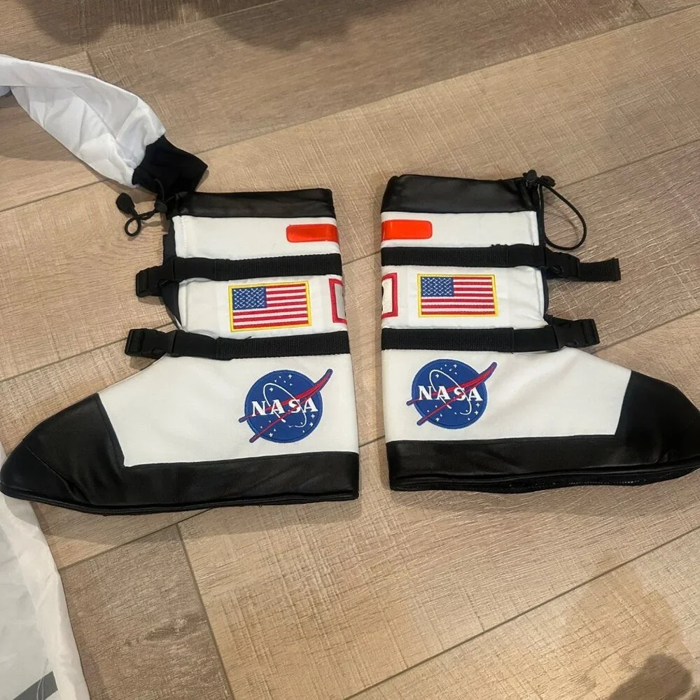 AEROMAX are or costume