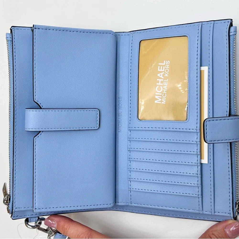 MICHAEL KORS Jet Set Large Ombré Logo Wristlet Lt Sky
