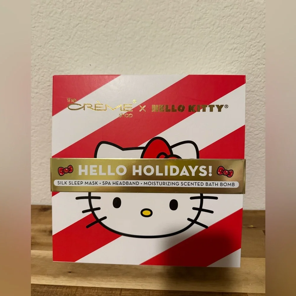 New Hello Kitty Holiday Set