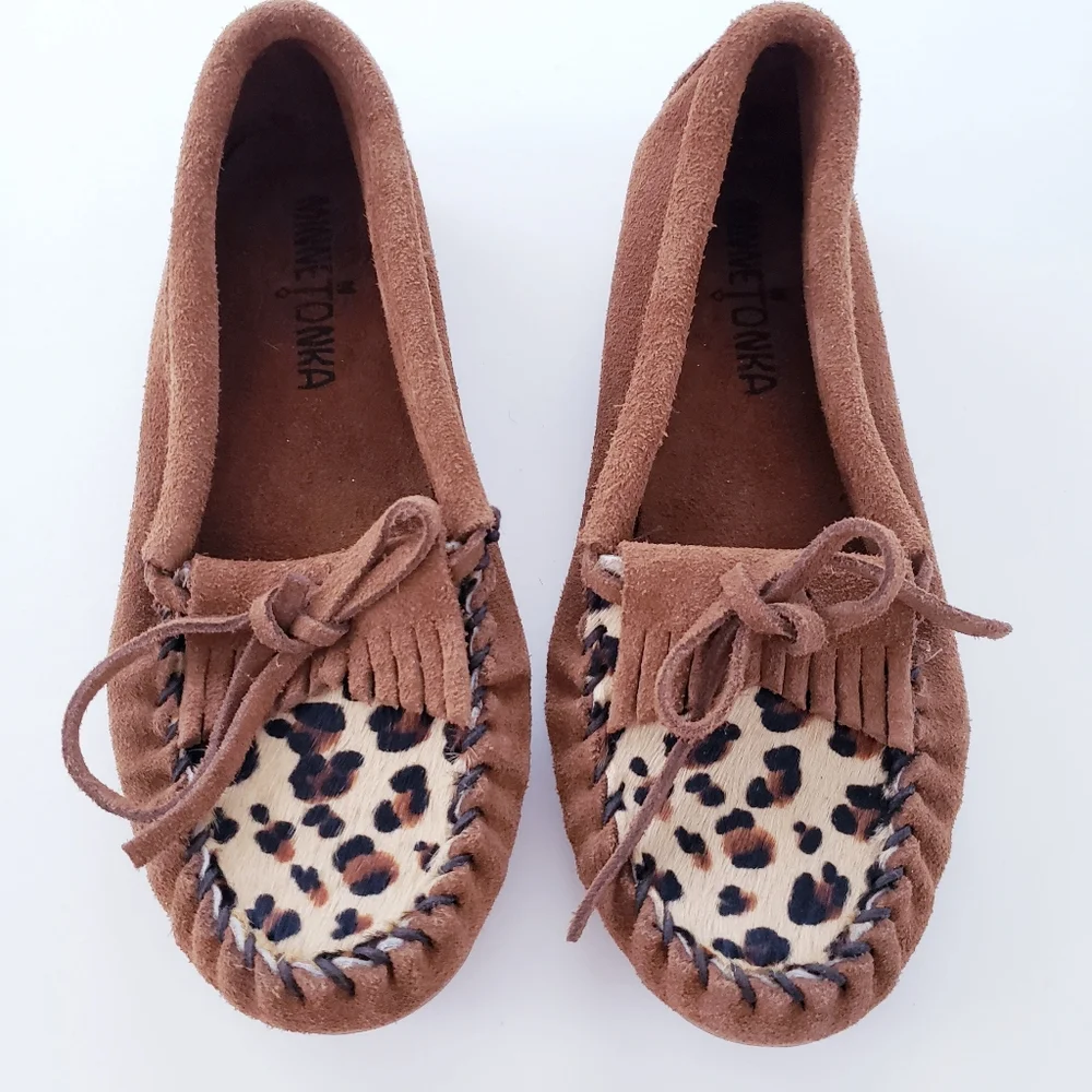 Minnetonka Leopard Print Slip on Moccasins Loafers Kids Size 3