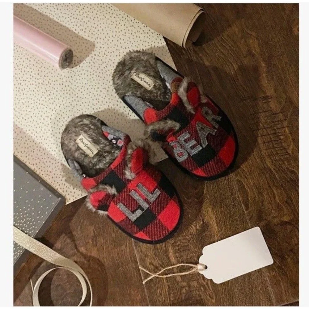 Dearfoams slipper family while