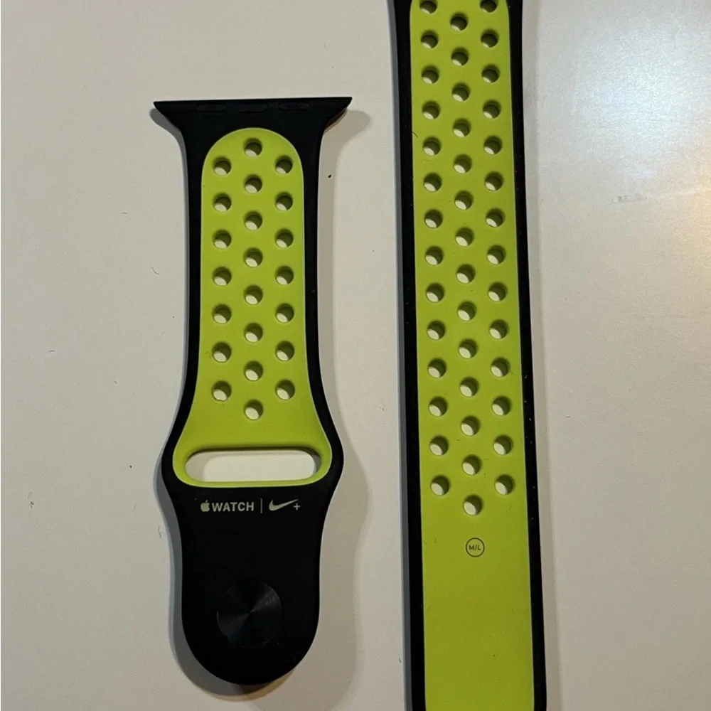 Apple watch, super clean, series 2, Nike Edition, 42mm with 2 oem bands.