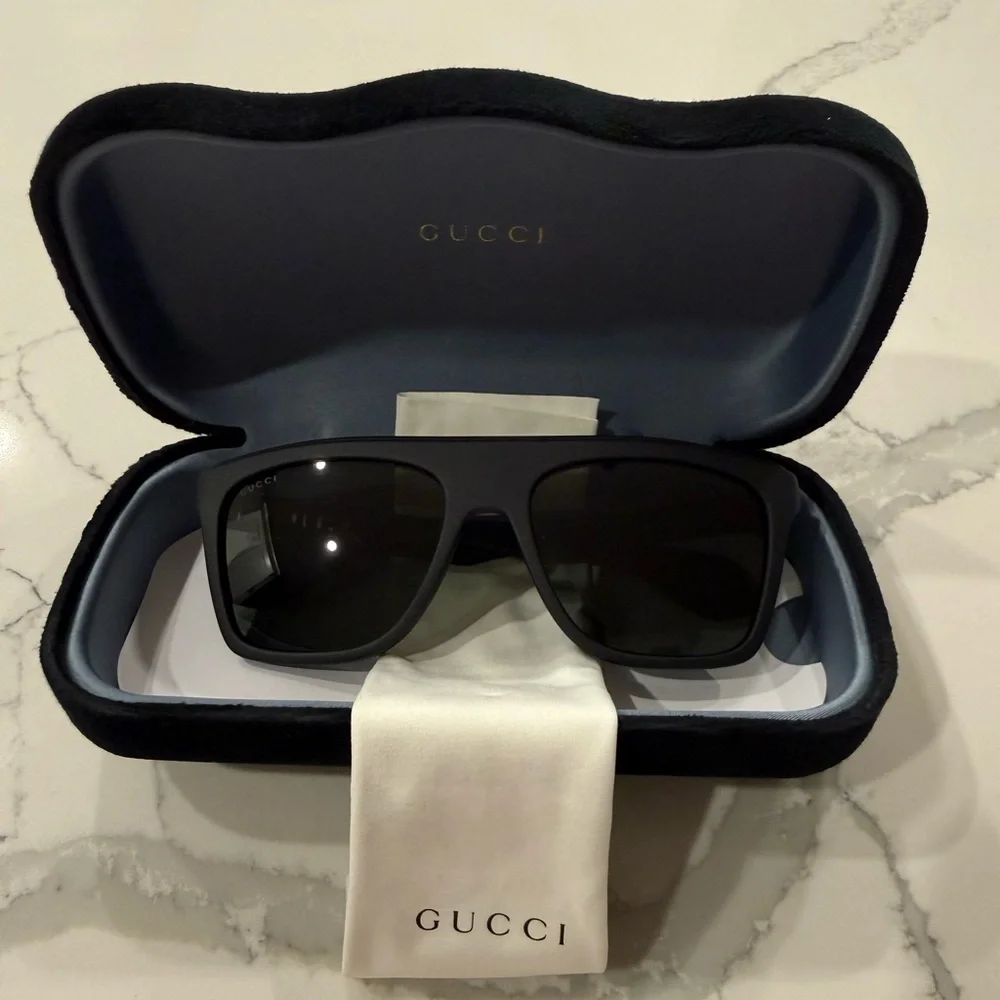 Gucci Twinsburg GG1570S 57MM Square Sunglasses Black Never Worn, Case Included