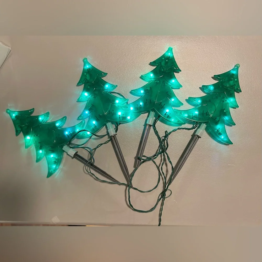 Philips Christmas Tree Energy Saving LED Light Stakes. Green 4 stakes.