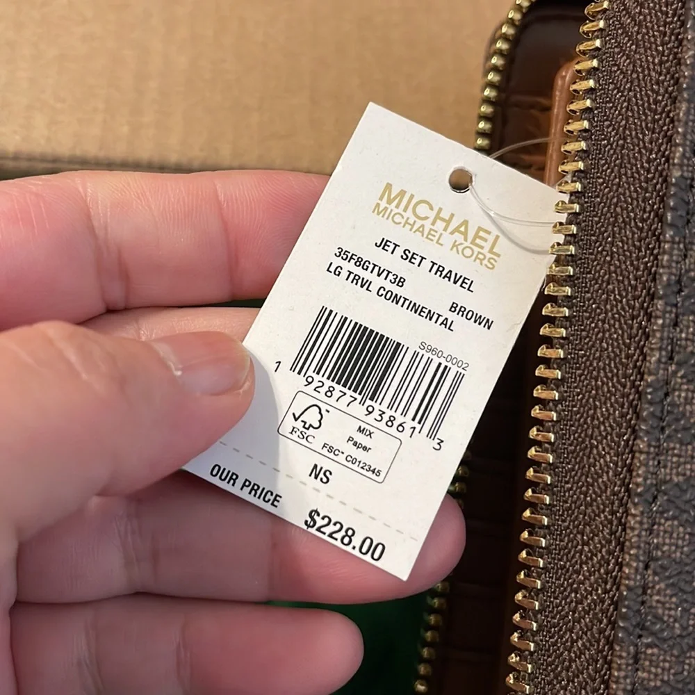 Michael Kors Large Travel Continental Wallet/Wristlet Brown NWT