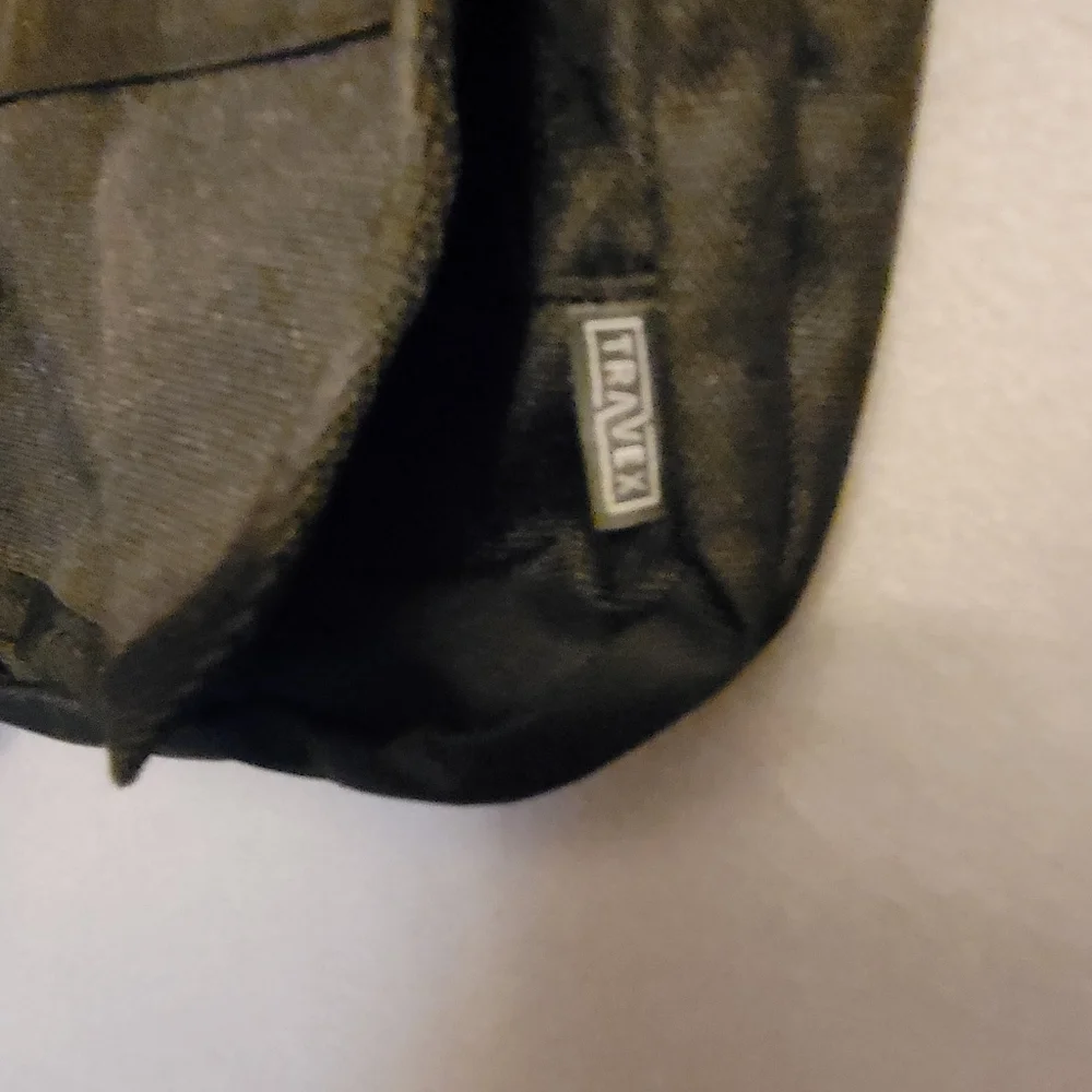 Eddie Bauer eddie functional make
