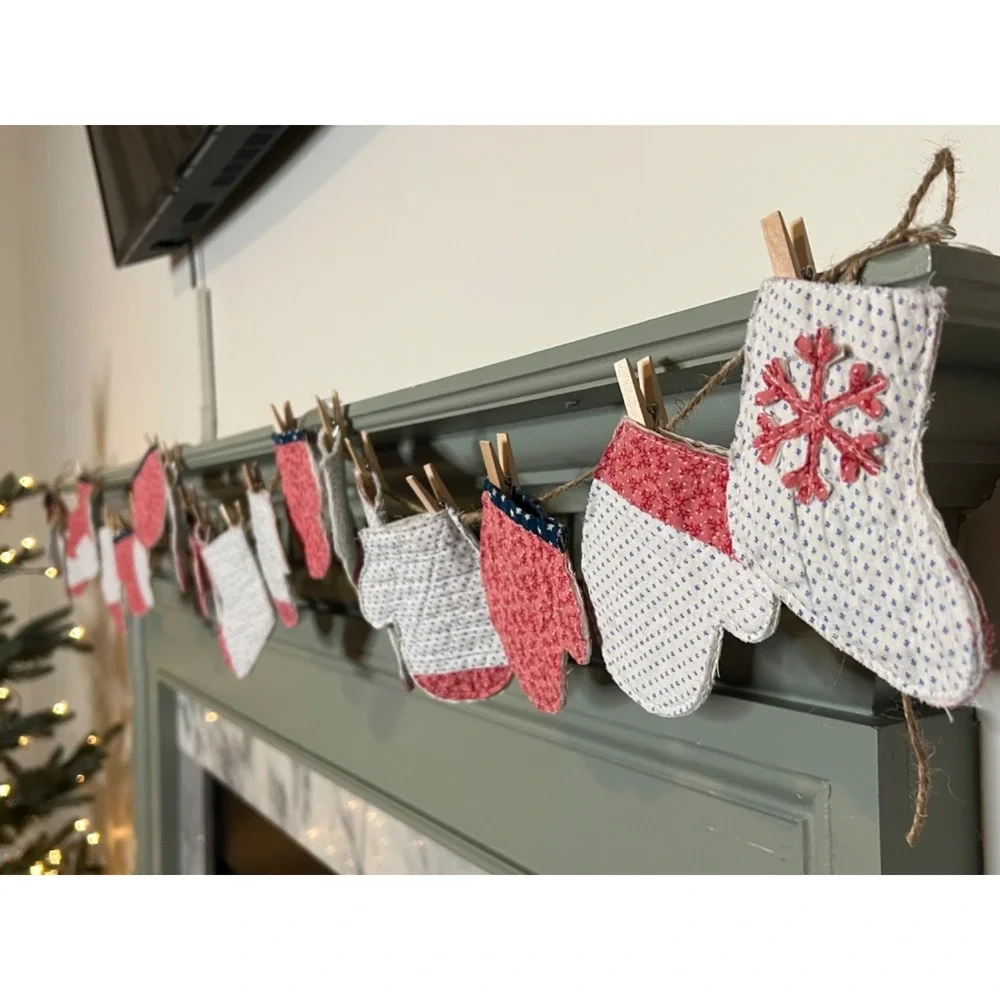 Vintage Quilt Stocking & Mitten Advent Nativity 24 Days of Christmas Garland